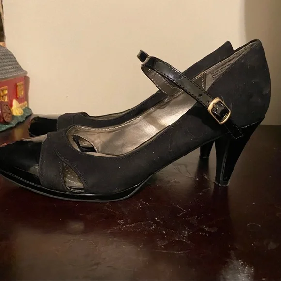 DEXFLEX COMFORT Black Mary Jane High Heels - Picture 4 of 6